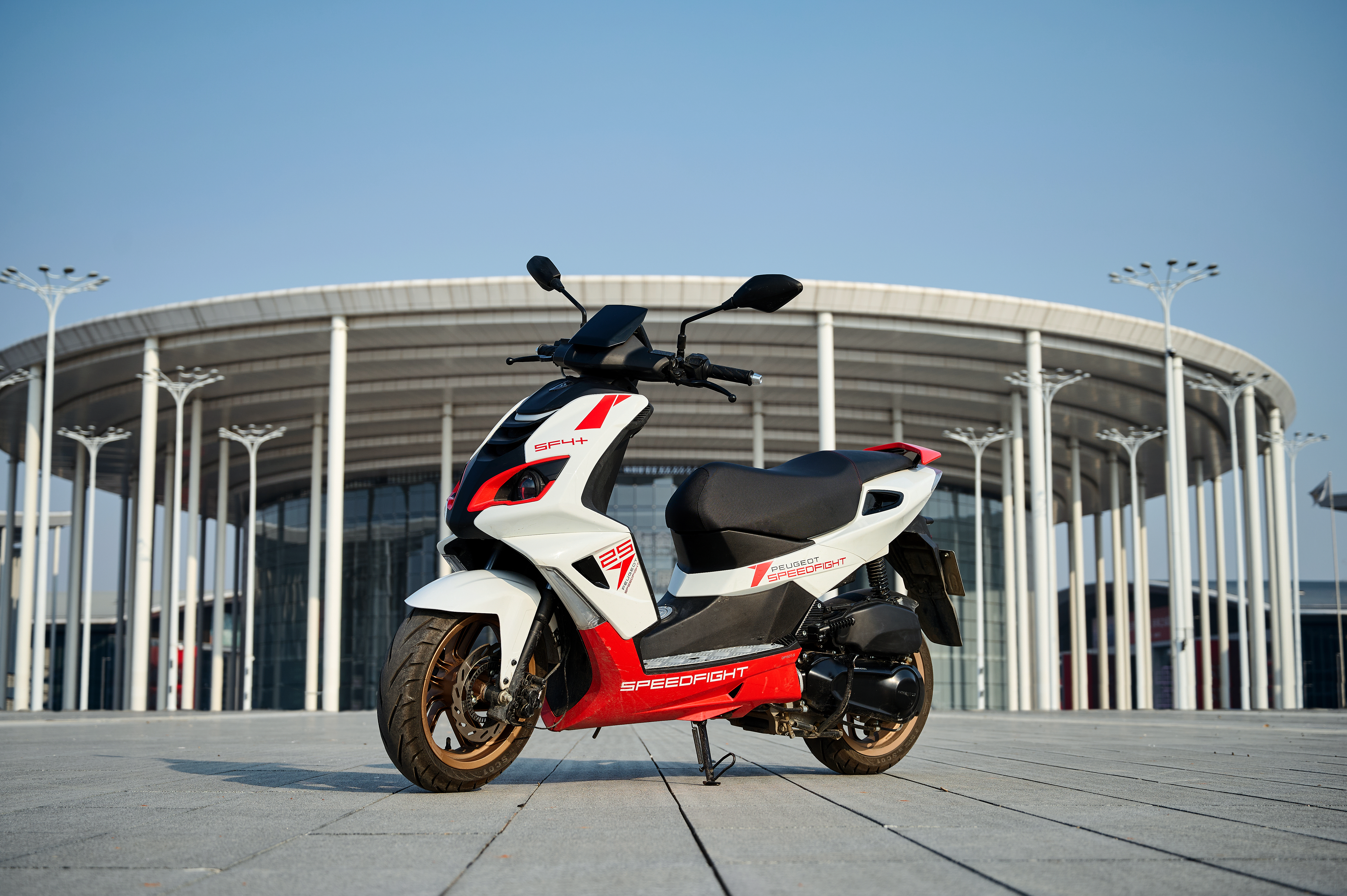 THE BENCHMARK SPORT SCOOTER